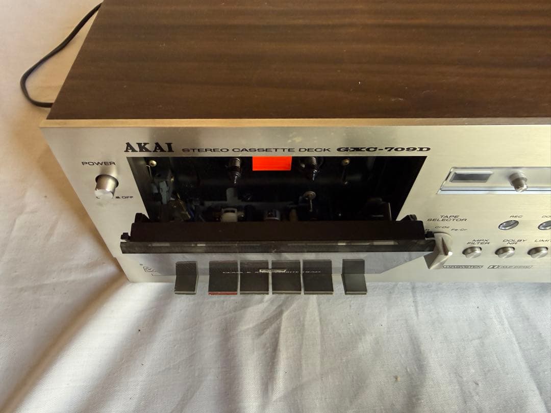 AKAI GXC-709D カセットデッキ 通電動作確認済 一部難あり