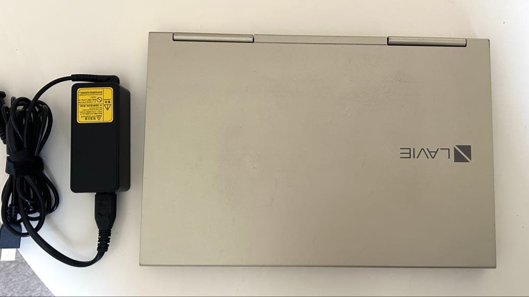 LAVIEノートPC 世界最軽量 タッチパネル