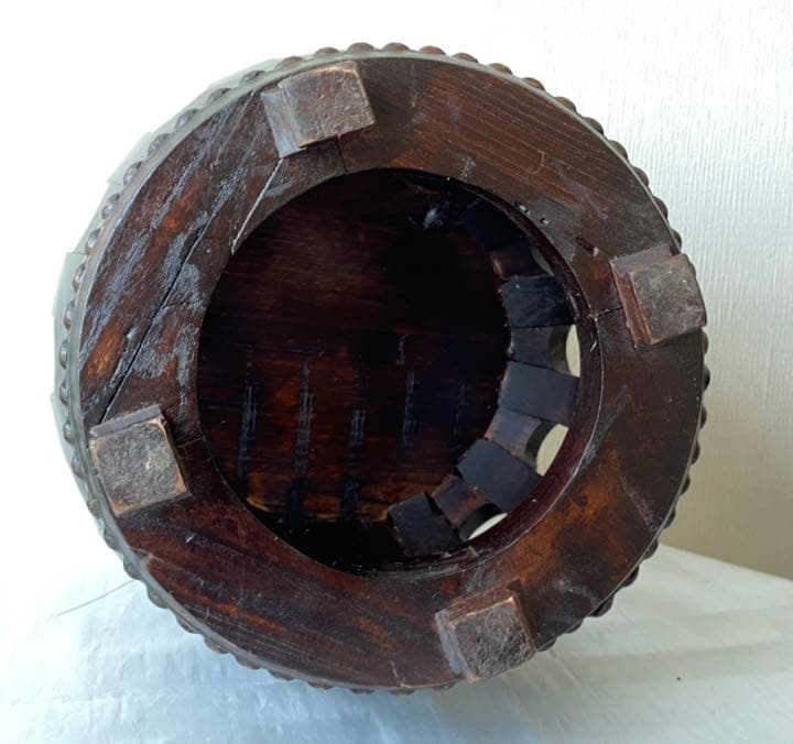 古民具　　アンティーク　古い木製椅子や花台になります