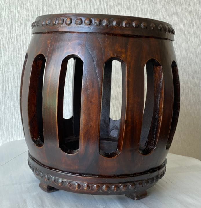 古民具　　アンティーク　古い木製椅子や花台になります