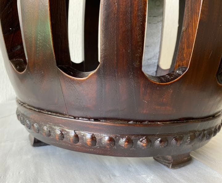 古民具　　アンティーク　古い木製椅子や花台になります