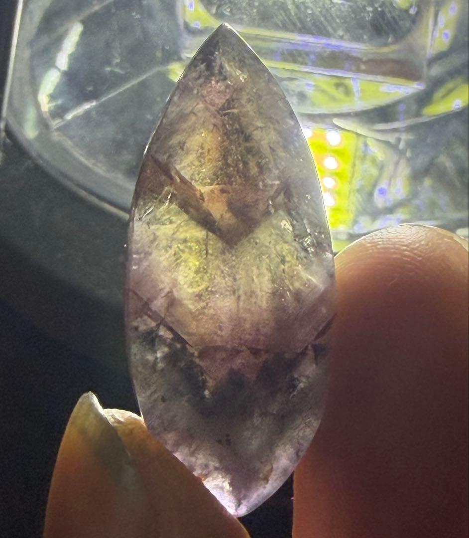 日常の疲れがとれる　毎日つけたくなる癒しのネックレス　　オーラライト23