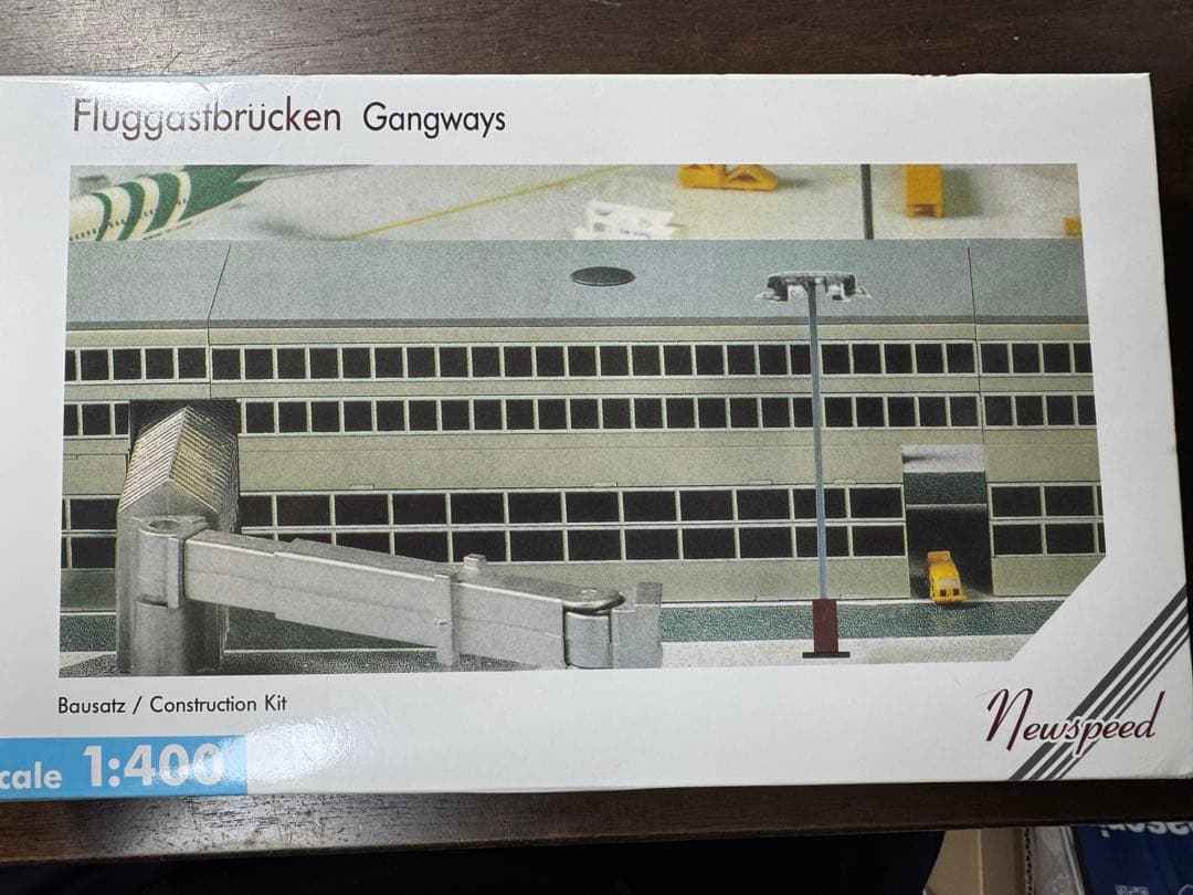 ボーディングブリッジ　1/400 空港ジオラマ用 Art. -Nr007