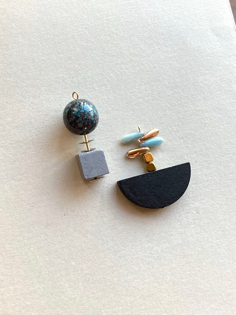 no.0333 羽根のダガーとシックなウッド