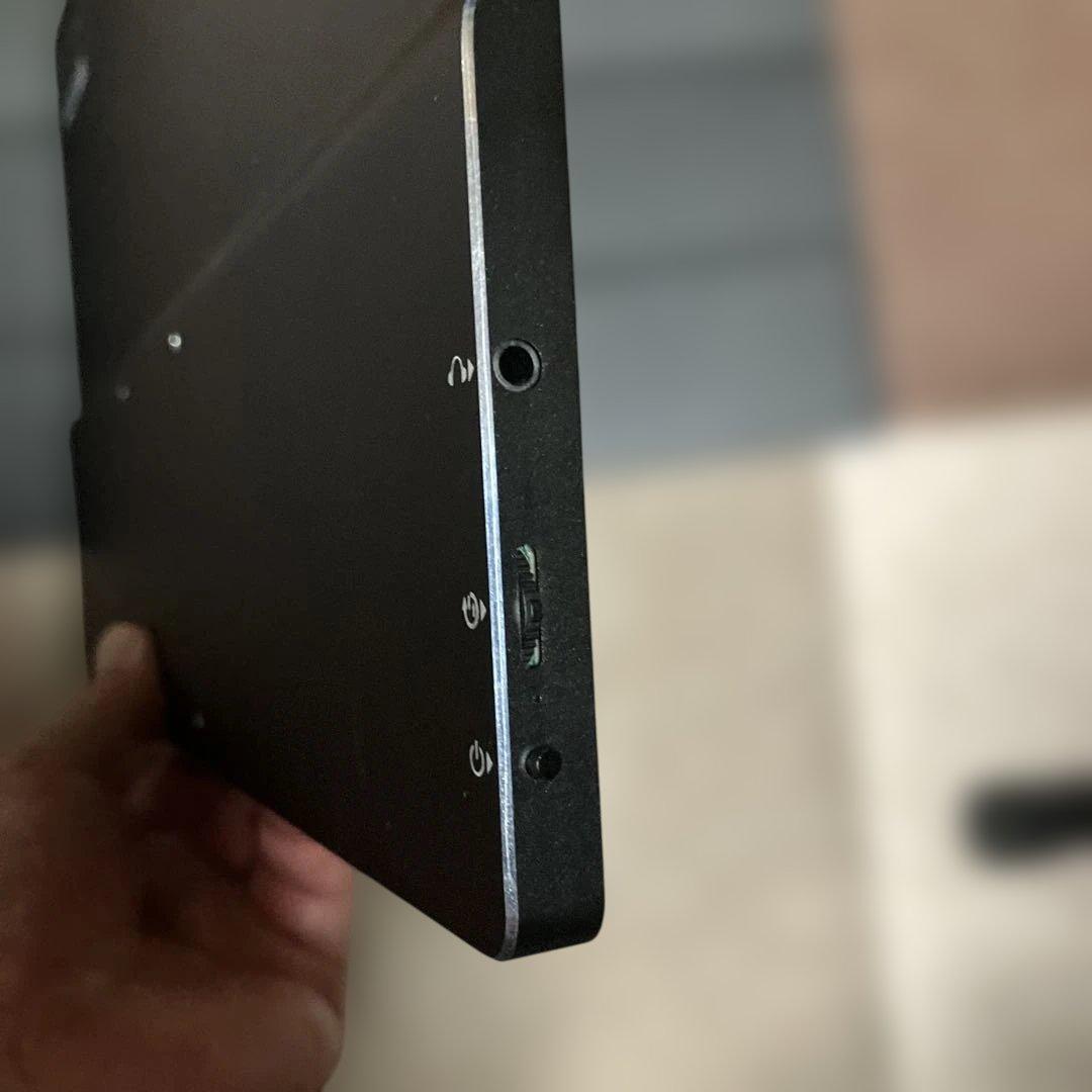 JAPANNEXT モバイルモニタ4K 15.6インチ 本体とスマートケースのみ