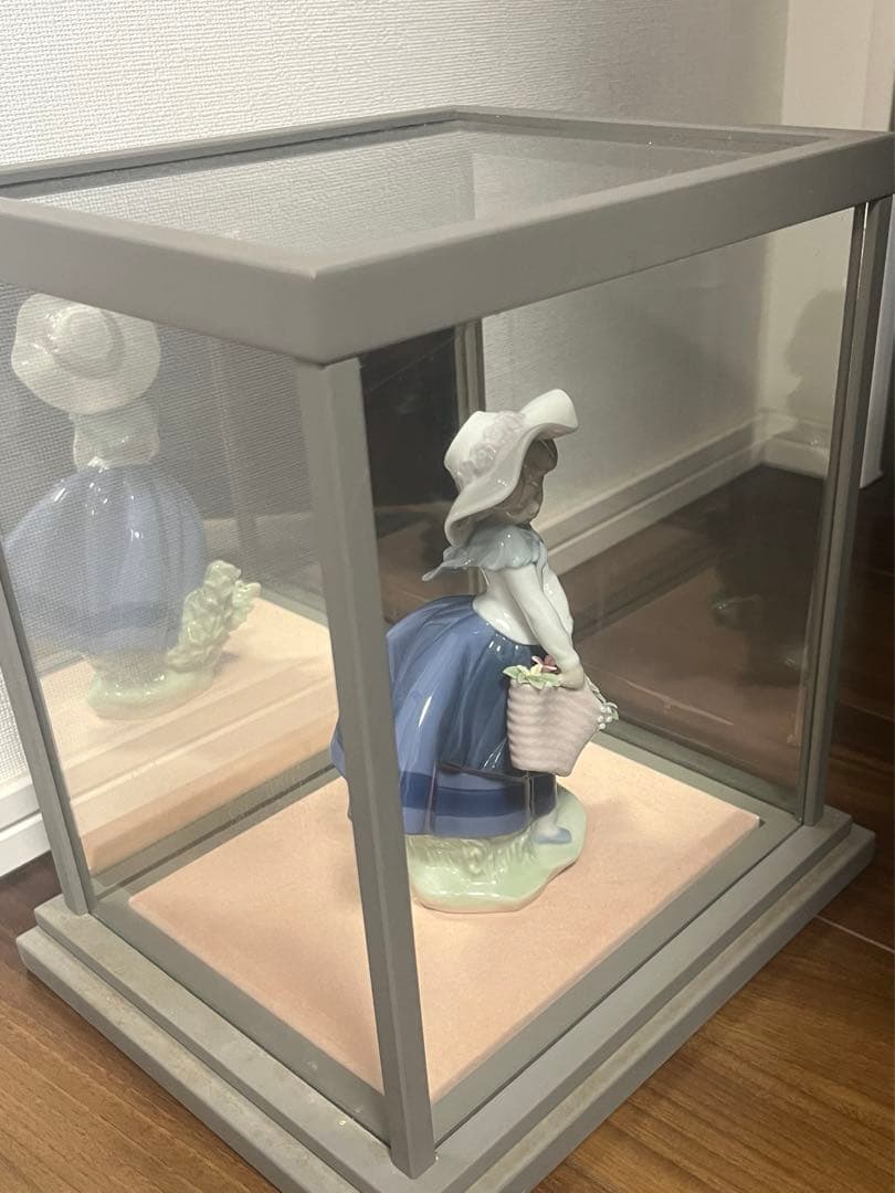 リヤドロ　きれいな花ばかり　ロゴ入り純正背面鏡面ケース付き