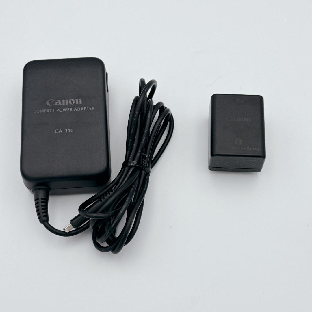 【ほぼ未使用】Canon デジタルビデオカメラ iVIS HF M51