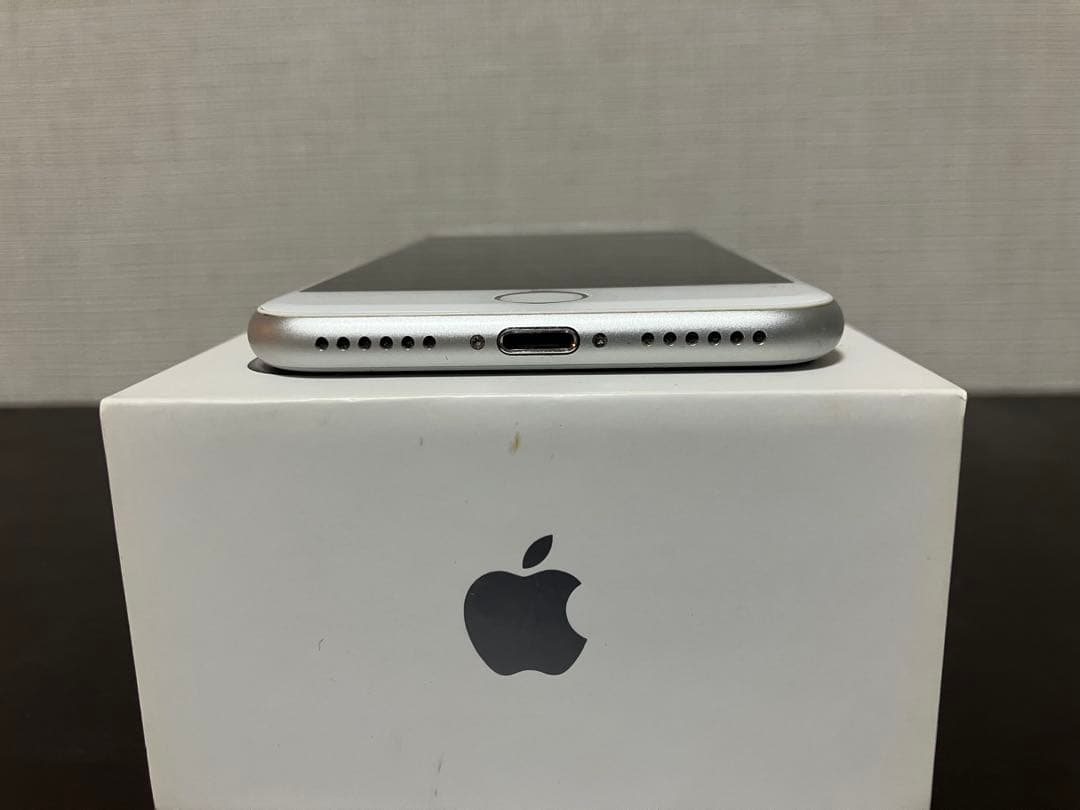 iPhone7 シルバー 本体 32GB SIMフリー