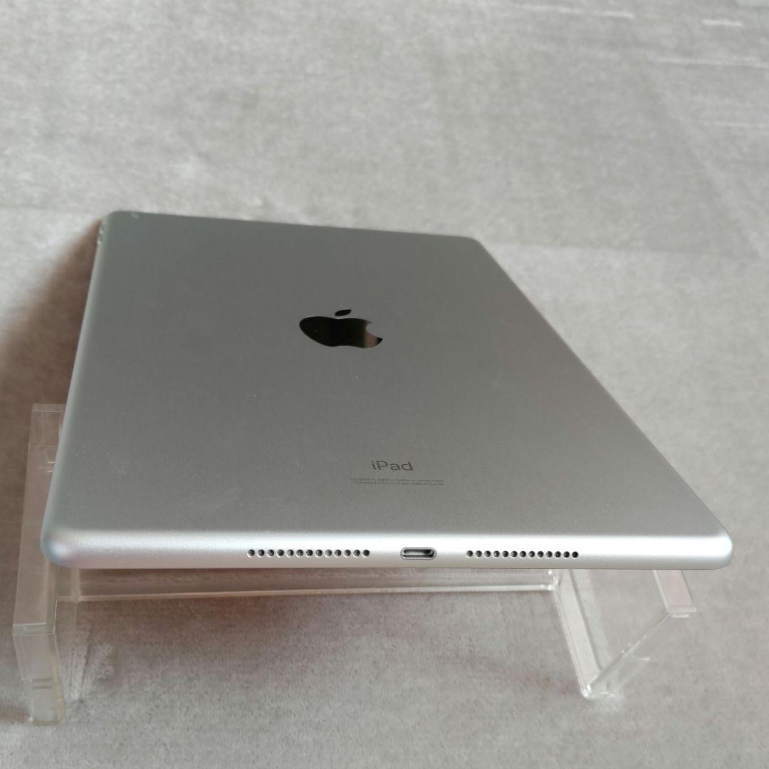 【美品】iPad 第8世代 32 GB Wi-Fi / シルバー