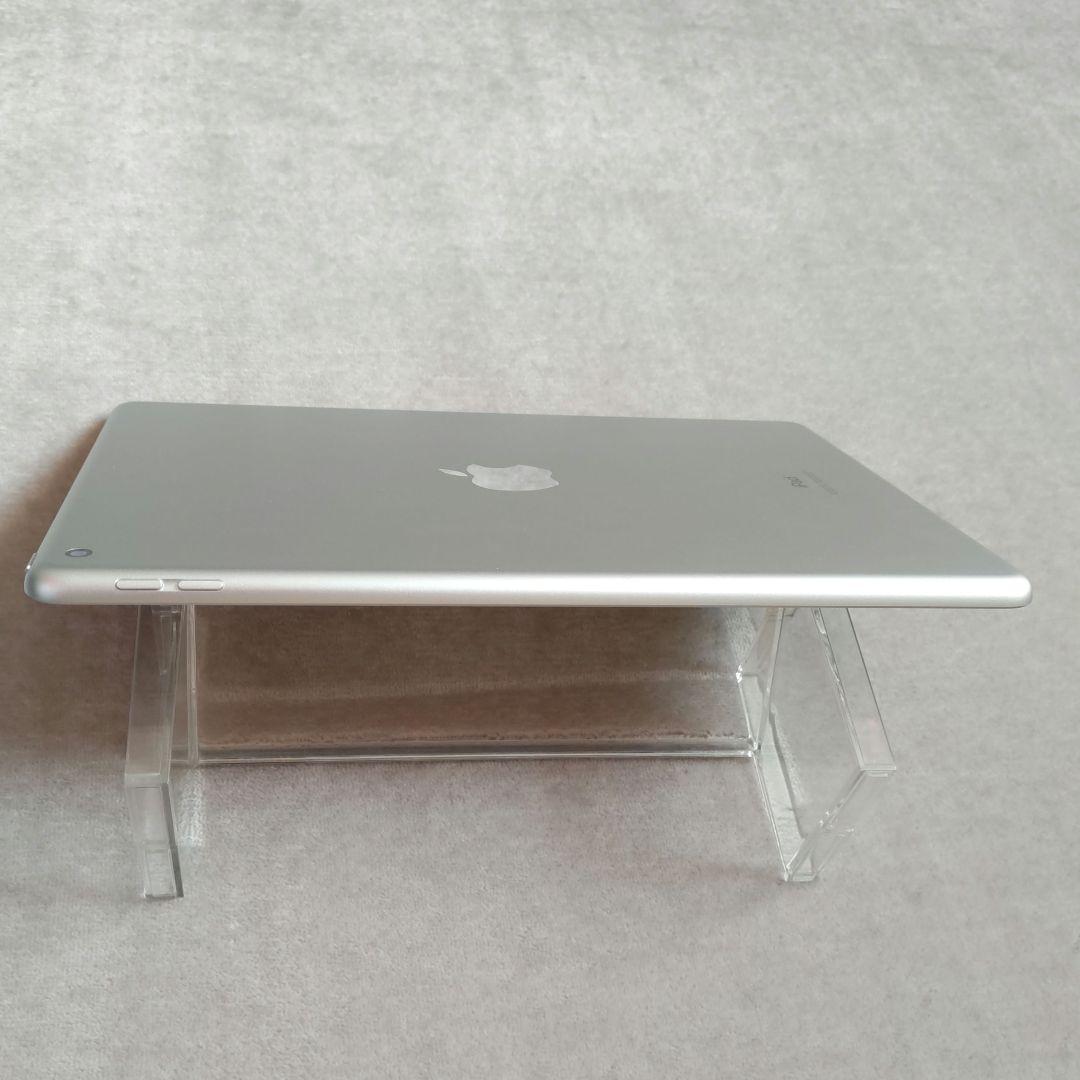 【美品】iPad 第8世代 32 GB Wi-Fi / シルバー