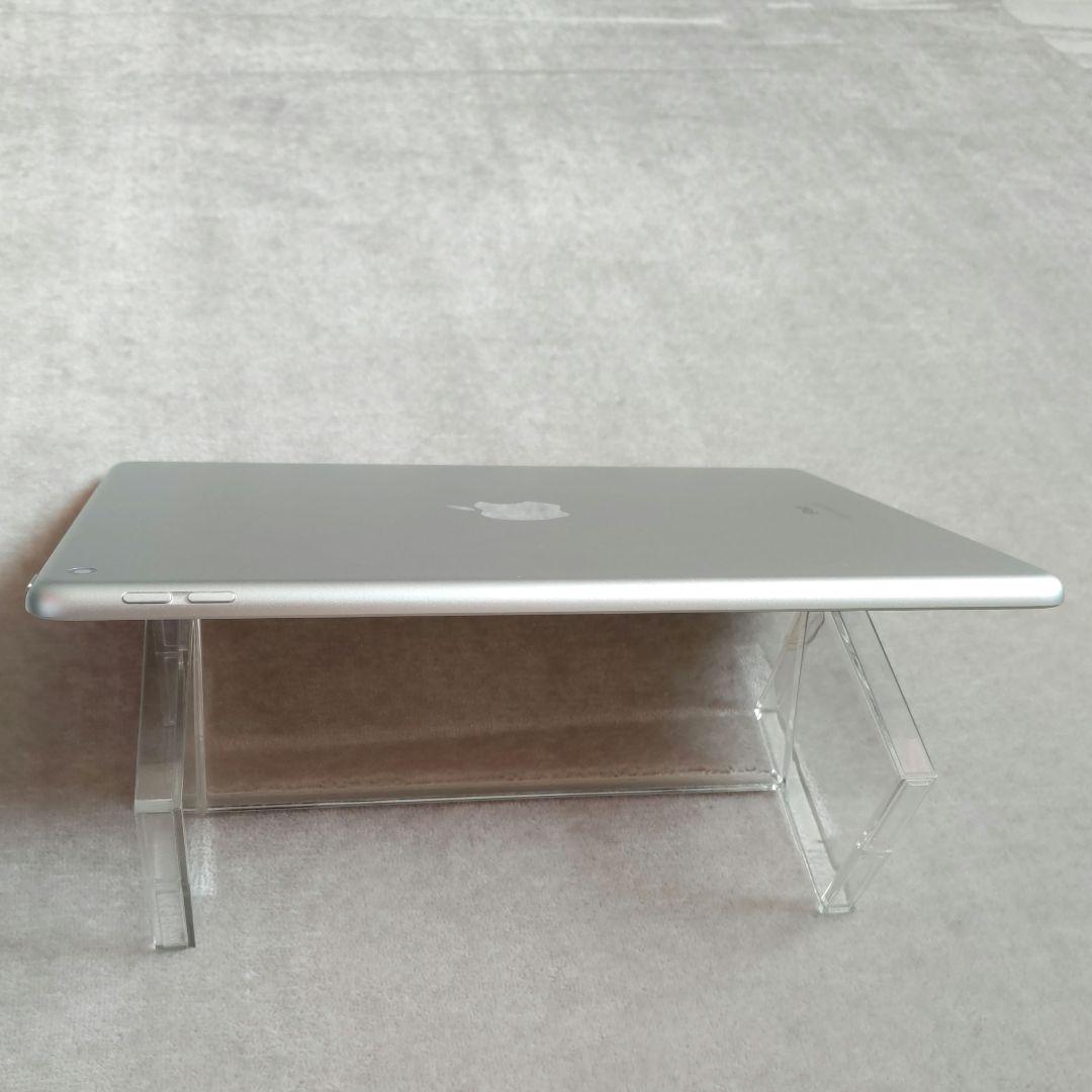 【美品】iPad 第8世代 32 GB Wi-Fi / シルバー