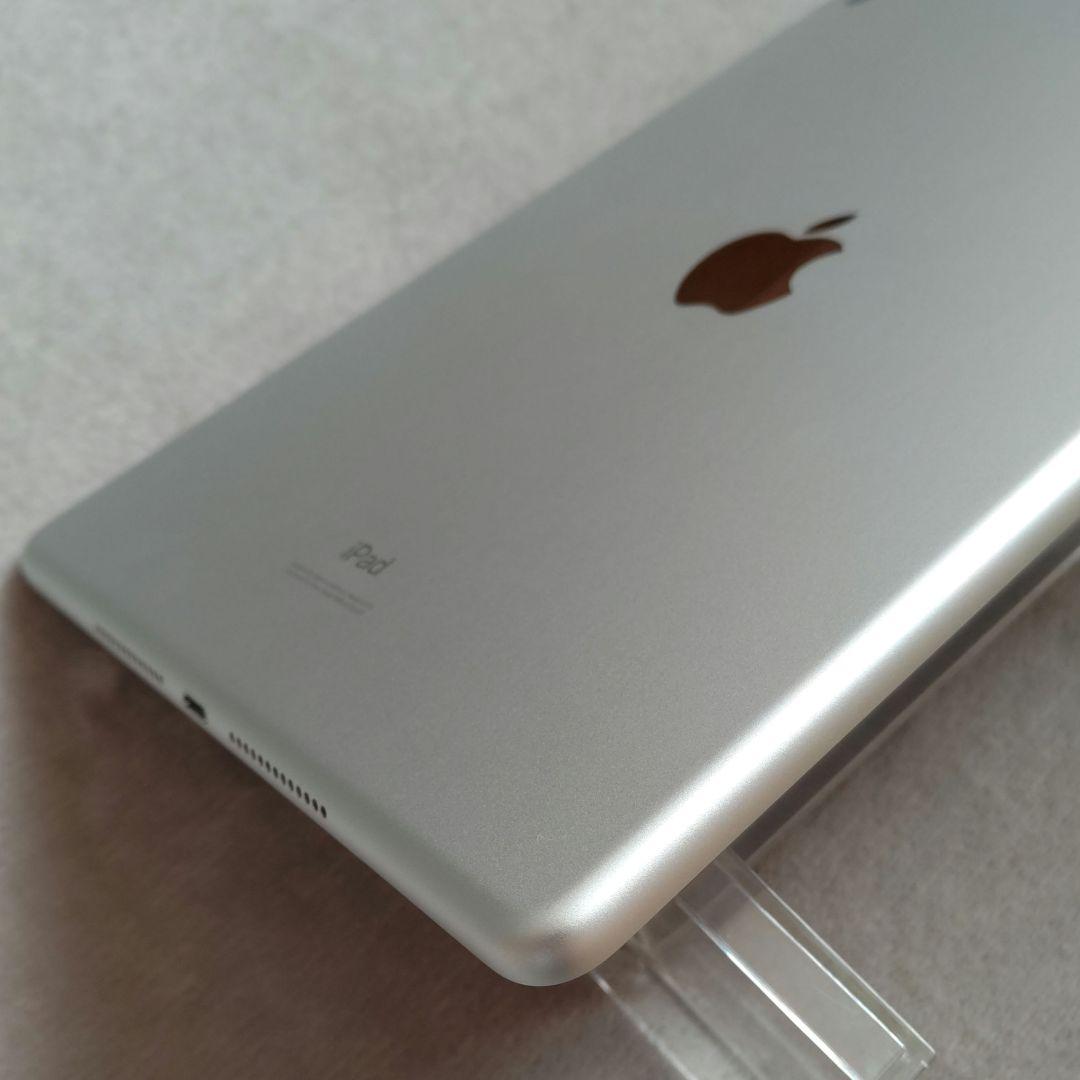 【美品】iPad 第8世代 32 GB Wi-Fi / シルバー