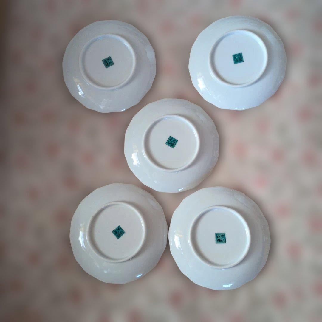 九谷焼花と鳥のデザイン 皿 、湯呑みセット