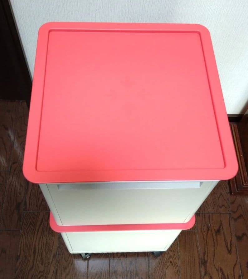 タッパウェア　 マルチオーガナイザー　ドア付き2段　＋　キャスター付パレット