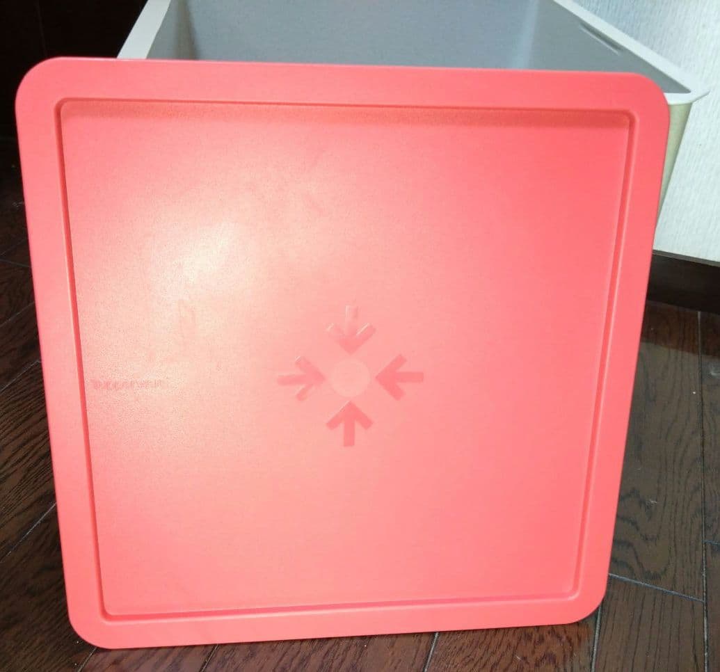 タッパウェア　 マルチオーガナイザー　ドア付き2段　＋　キャスター付パレット