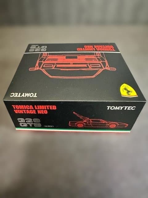 【未使用・TOMYTEC】フェラーリ 328 GTB（後期型）（赤）