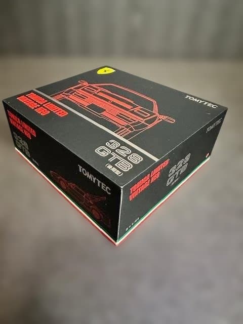 【未使用・TOMYTEC】フェラーリ 328 GTB（後期型）（赤）