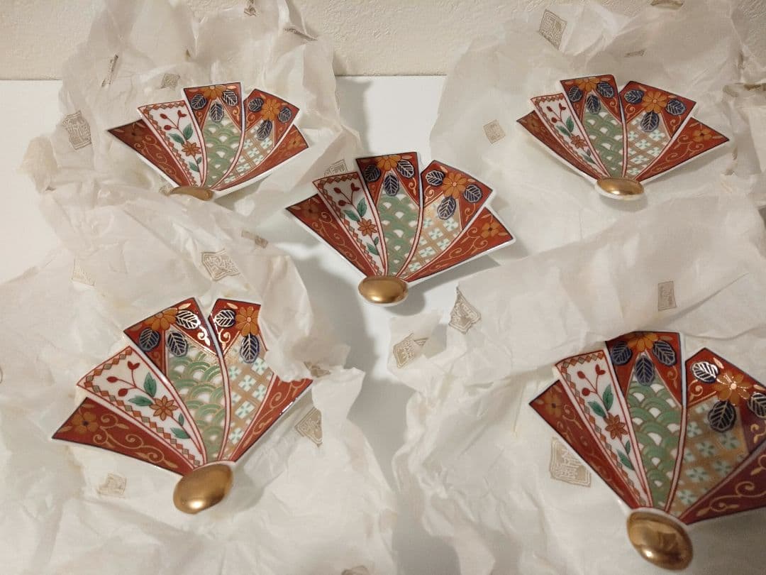 美濃焼 前畑陶器 庫山窯 十二単衣 羽根小皿 三つ足 ５枚セット 箱入り 箸置き