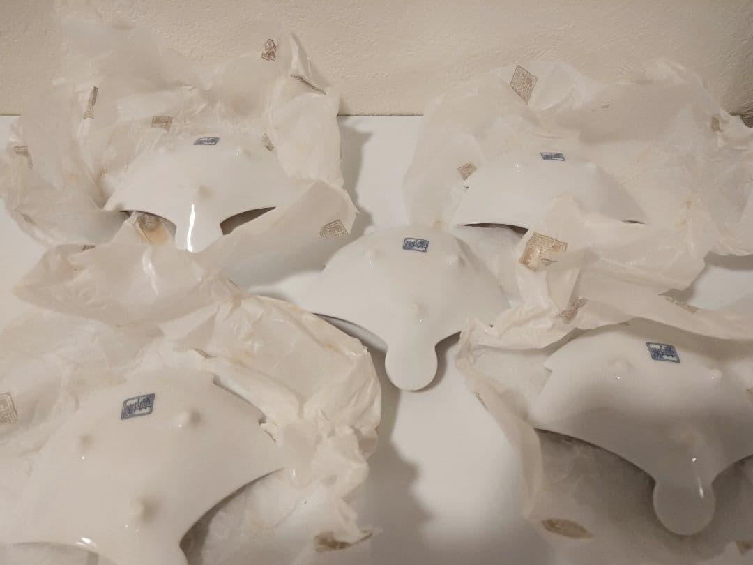 美濃焼 前畑陶器 庫山窯 十二単衣 羽根小皿 三つ足 ５枚セット 箱入り 箸置き