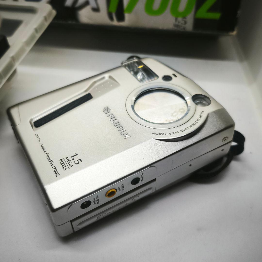 FUJIFILM　FinePix　1700z
