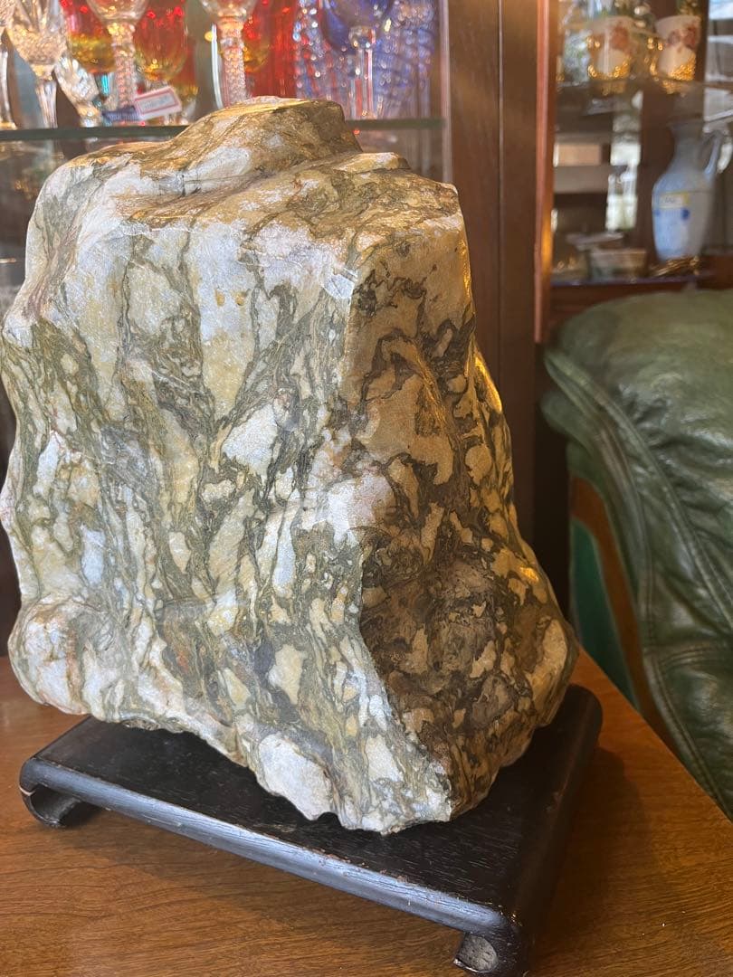 鑑賞石　美品　とても綺麗な石紋様