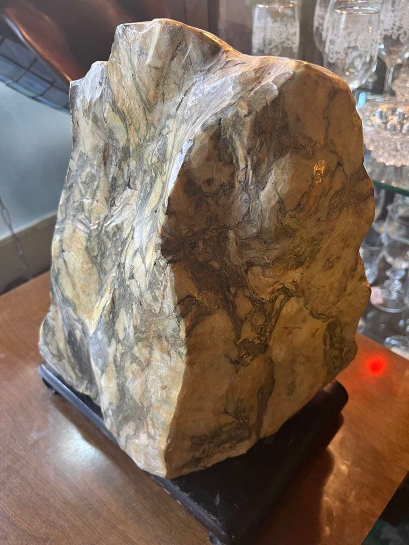 鑑賞石　美品　とても綺麗な石紋様