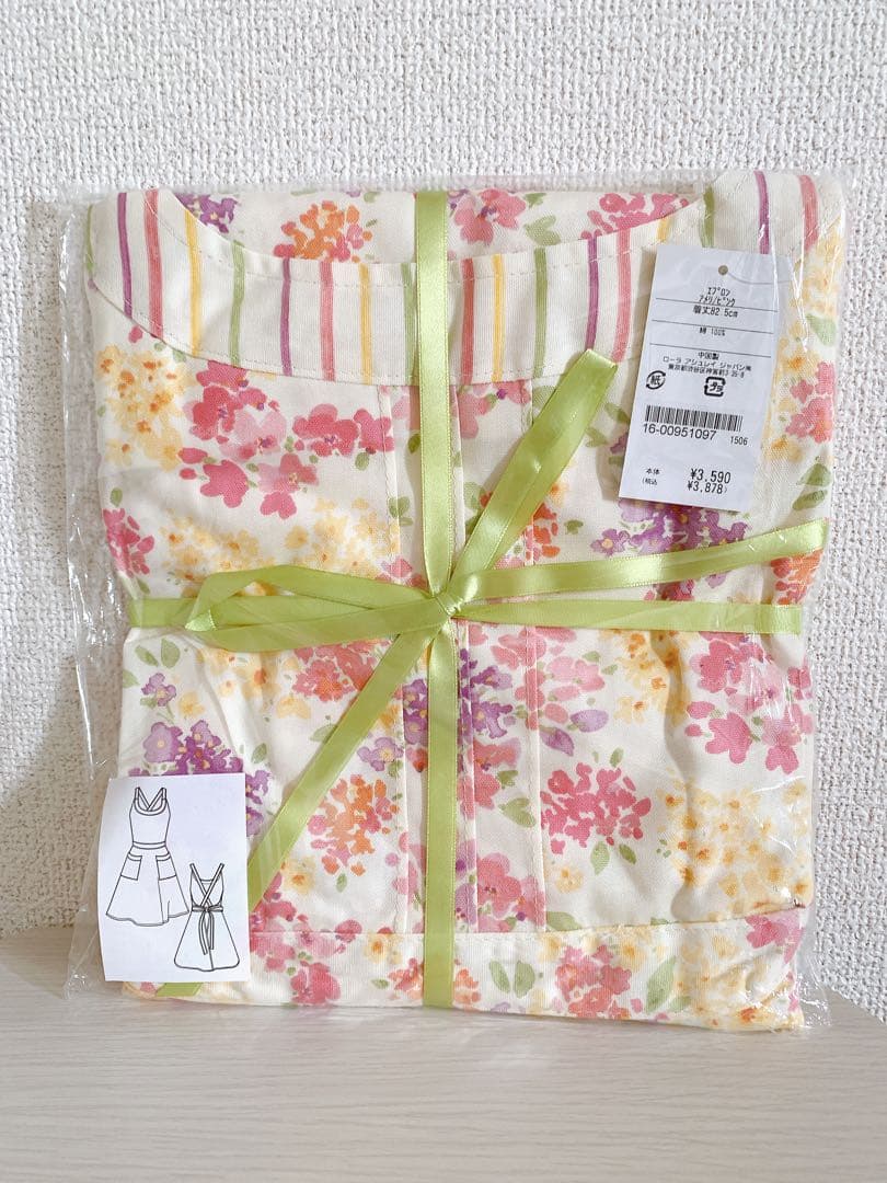 ローラアシュレイ　エプロン