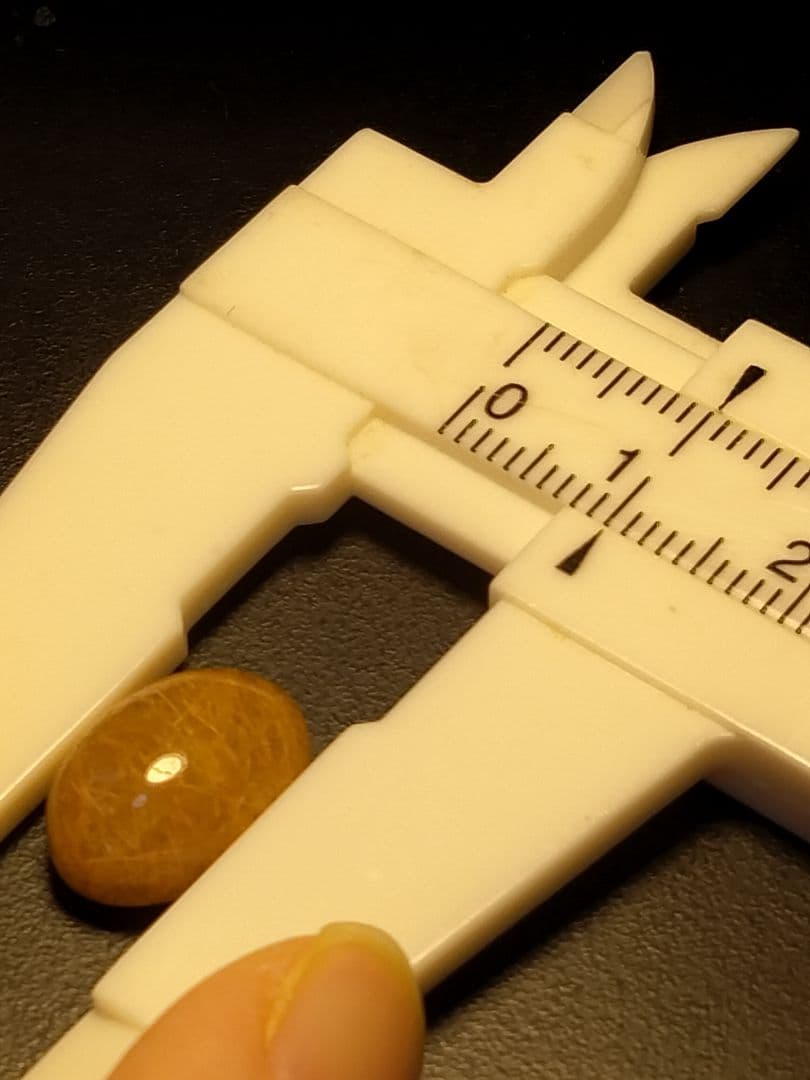 金線キラキラの天然ルチルクォーツ リング
ゴールドルチルクォーツ
ルチル