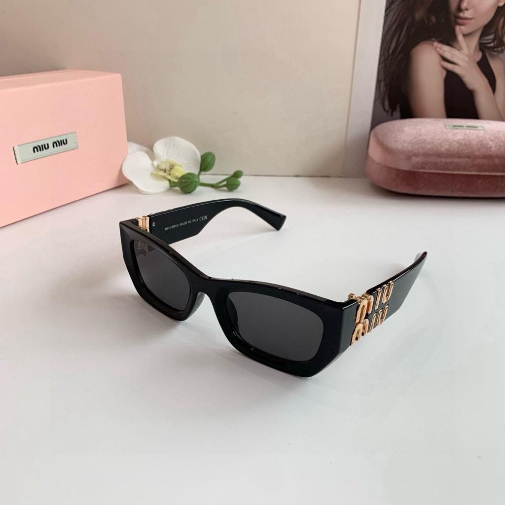 miu miu サングラス ブラック スクエアフレーム