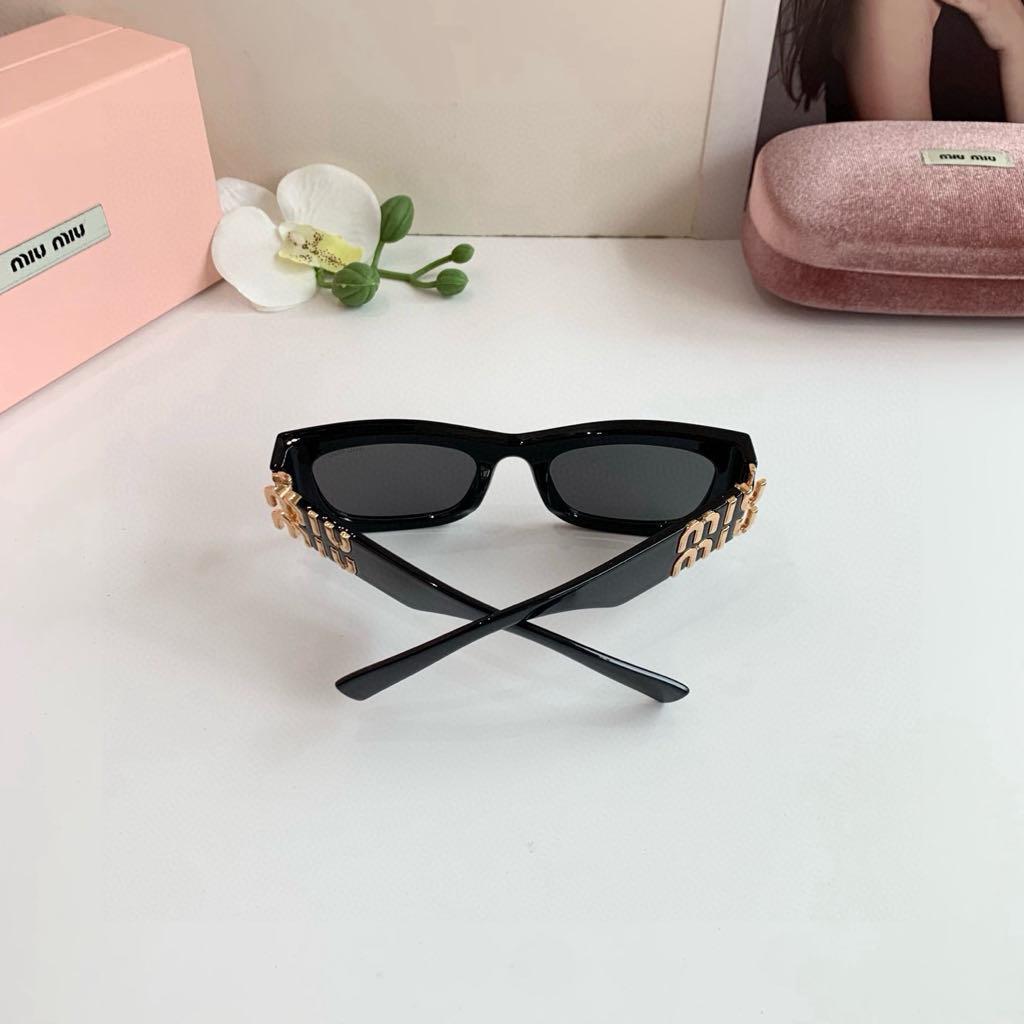 miu miu サングラス ブラック スクエアフレーム