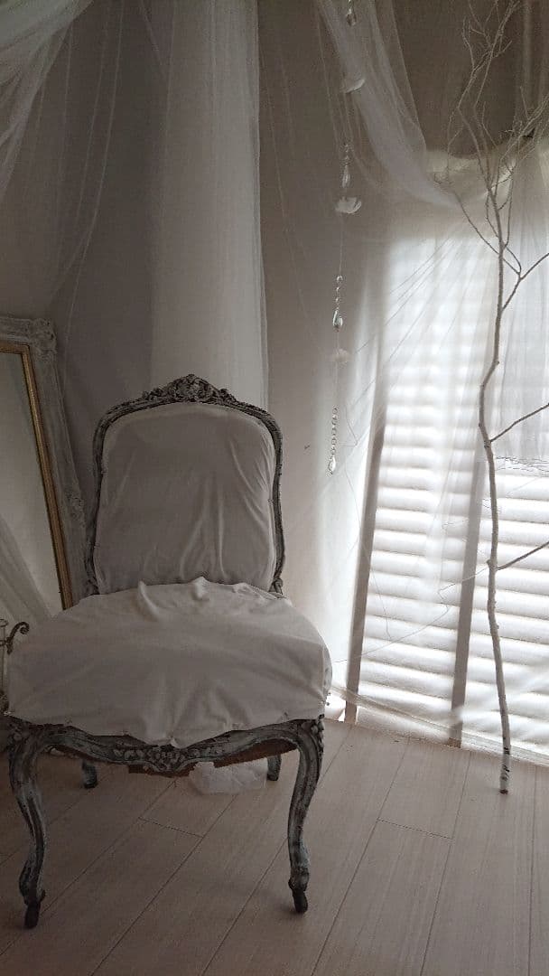 フランスアンティークチェア 痛みあり
