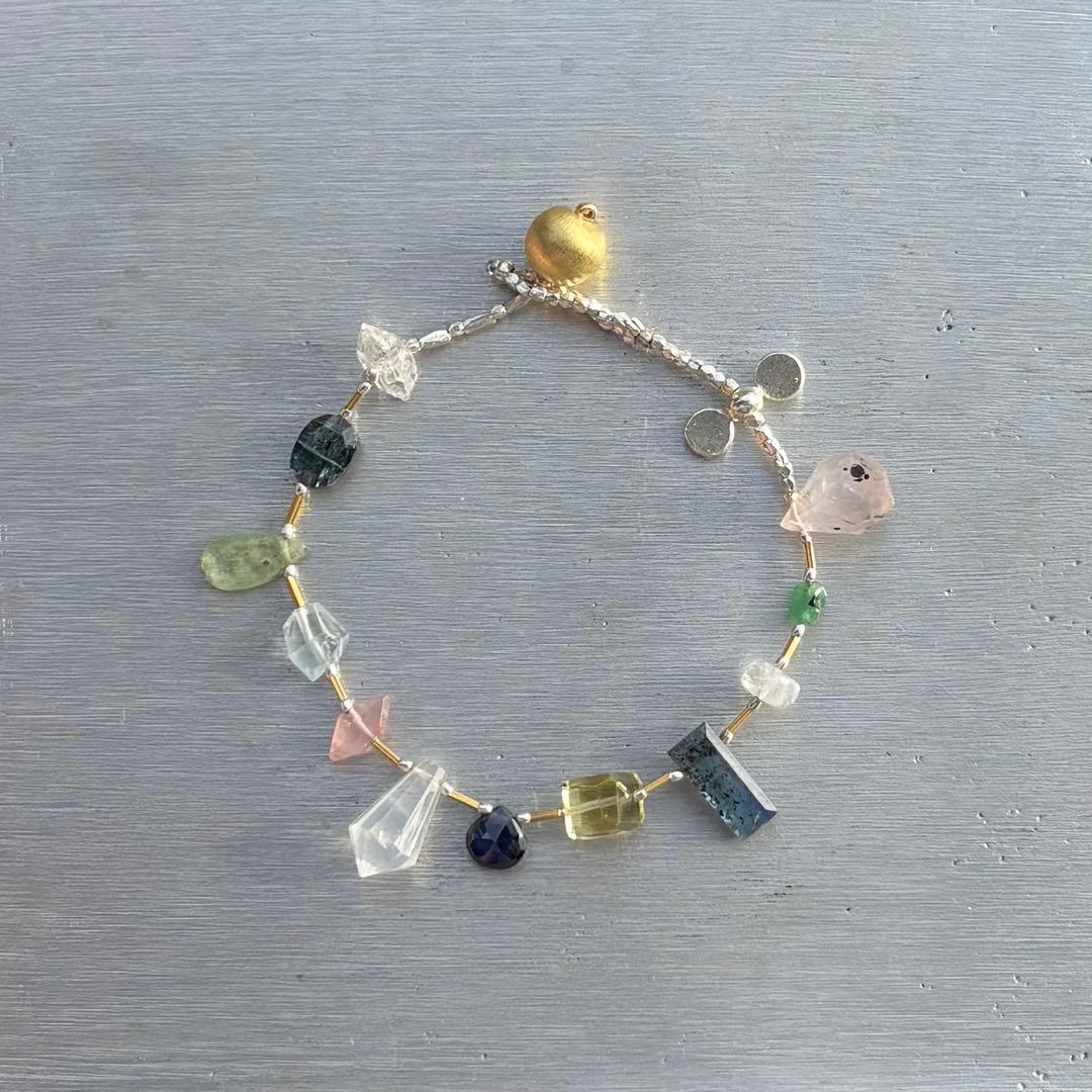 カレンシルバー 天然石ブレスレット　エメラルド　アクアマリン　ムーンストーン