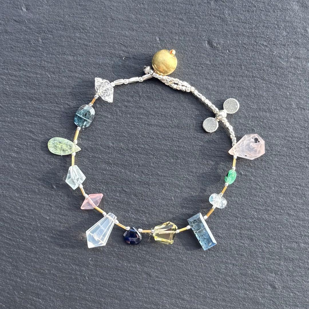 カレンシルバー 天然石ブレスレット　エメラルド　アクアマリン　ムーンストーン