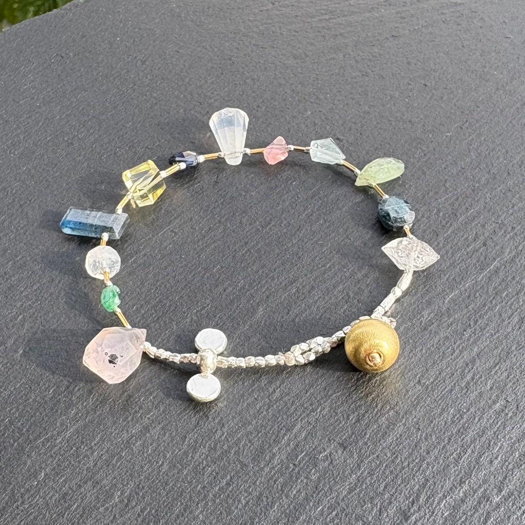 カレンシルバー 天然石ブレスレット　エメラルド　アクアマリン　ムーンストーン