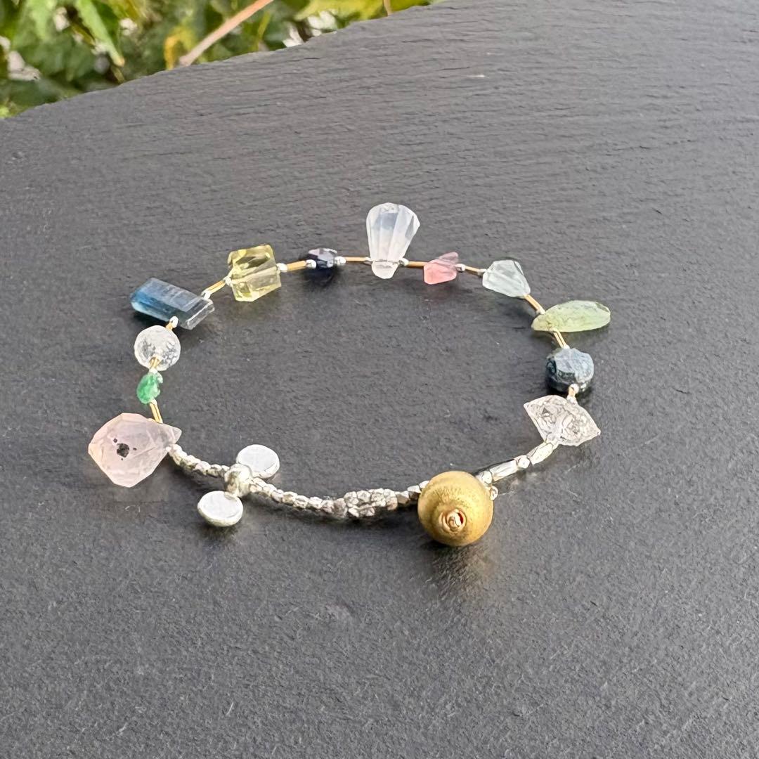 カレンシルバー 天然石ブレスレット　エメラルド　アクアマリン　ムーンストーン