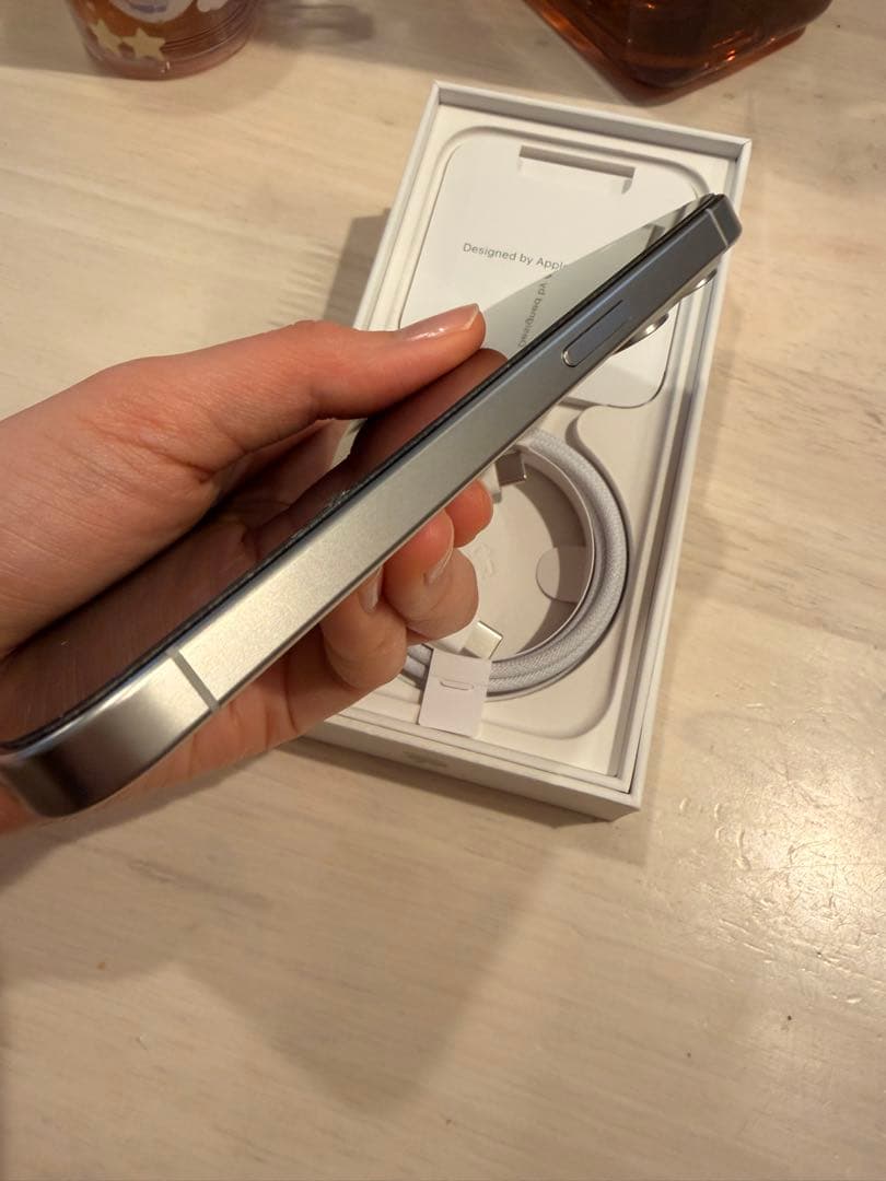 週末セール　iPhone15Pro 512G シルバー 本体 充電ケーブル付き