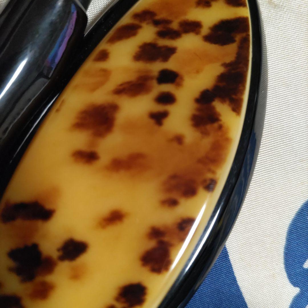 値下《鼈甲風、作家物ネックレス》（手作)美品、セルロイド樹脂台、黒合皮紐1002