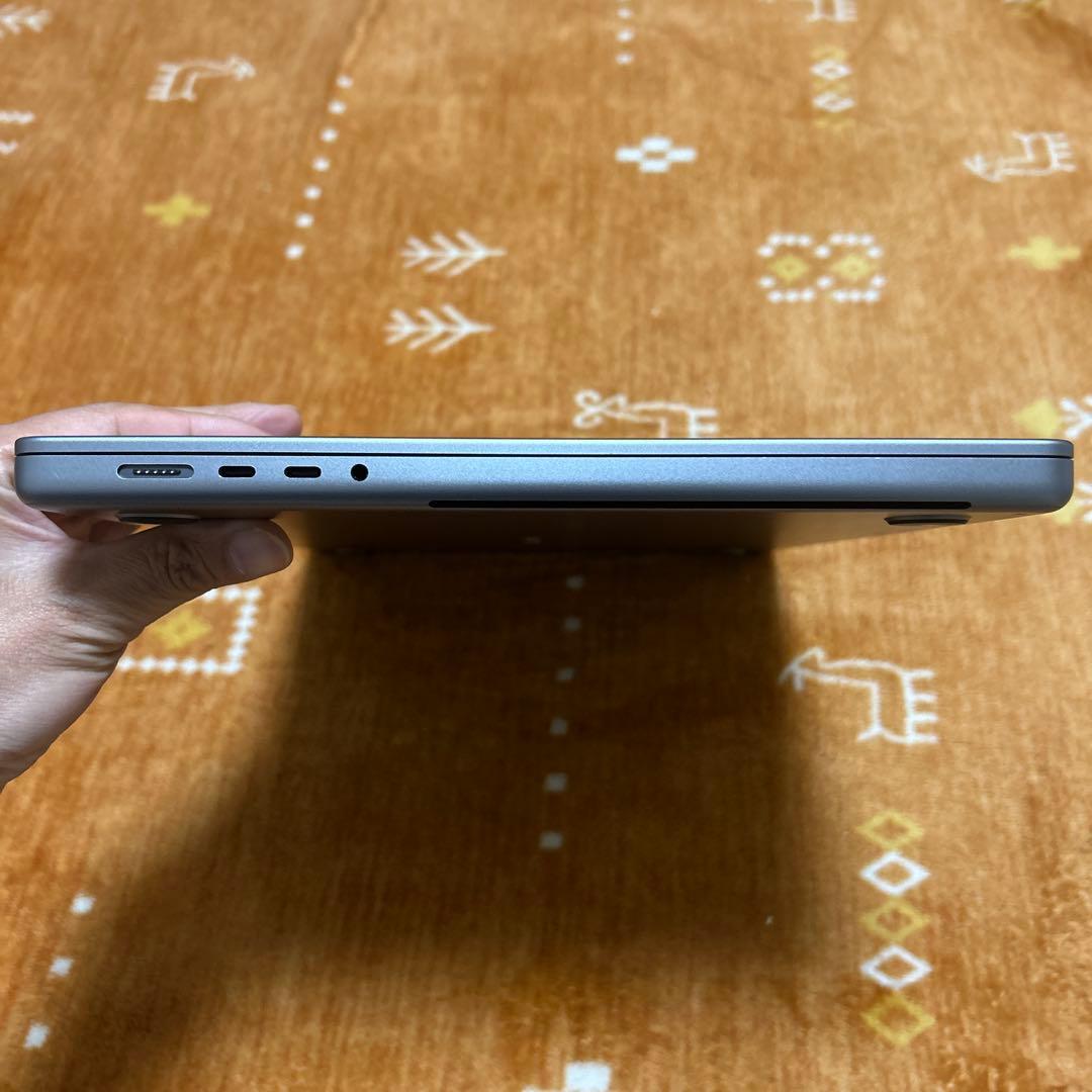 美品快速MacBook Pro M1 32GB 16core 500GB