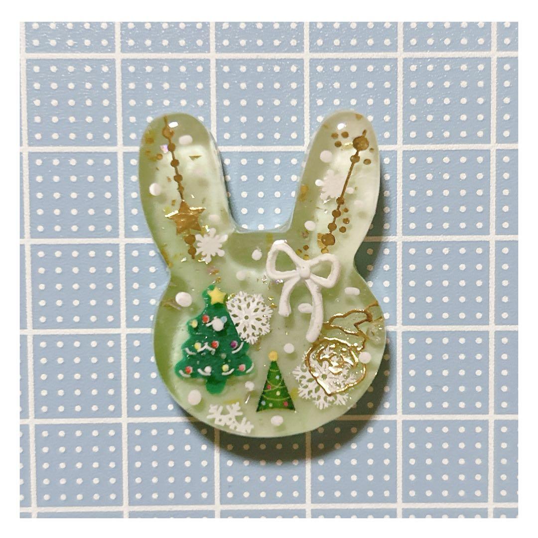 No 952❣️うさぎ型シンプルクリスマスレジンヘアゴム❣️٩(๑❛ᴗ❛๑)۶❣️