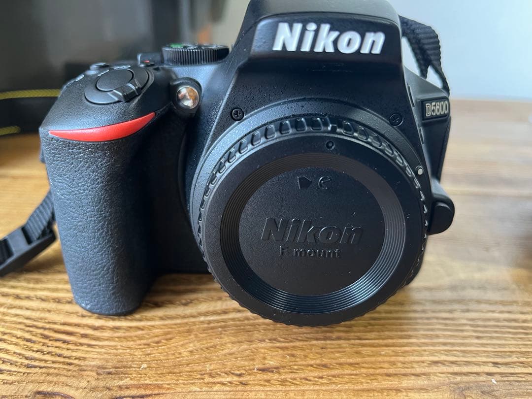 Nikon D5600 ダブルズームキット【Wi-Fi搭載】
