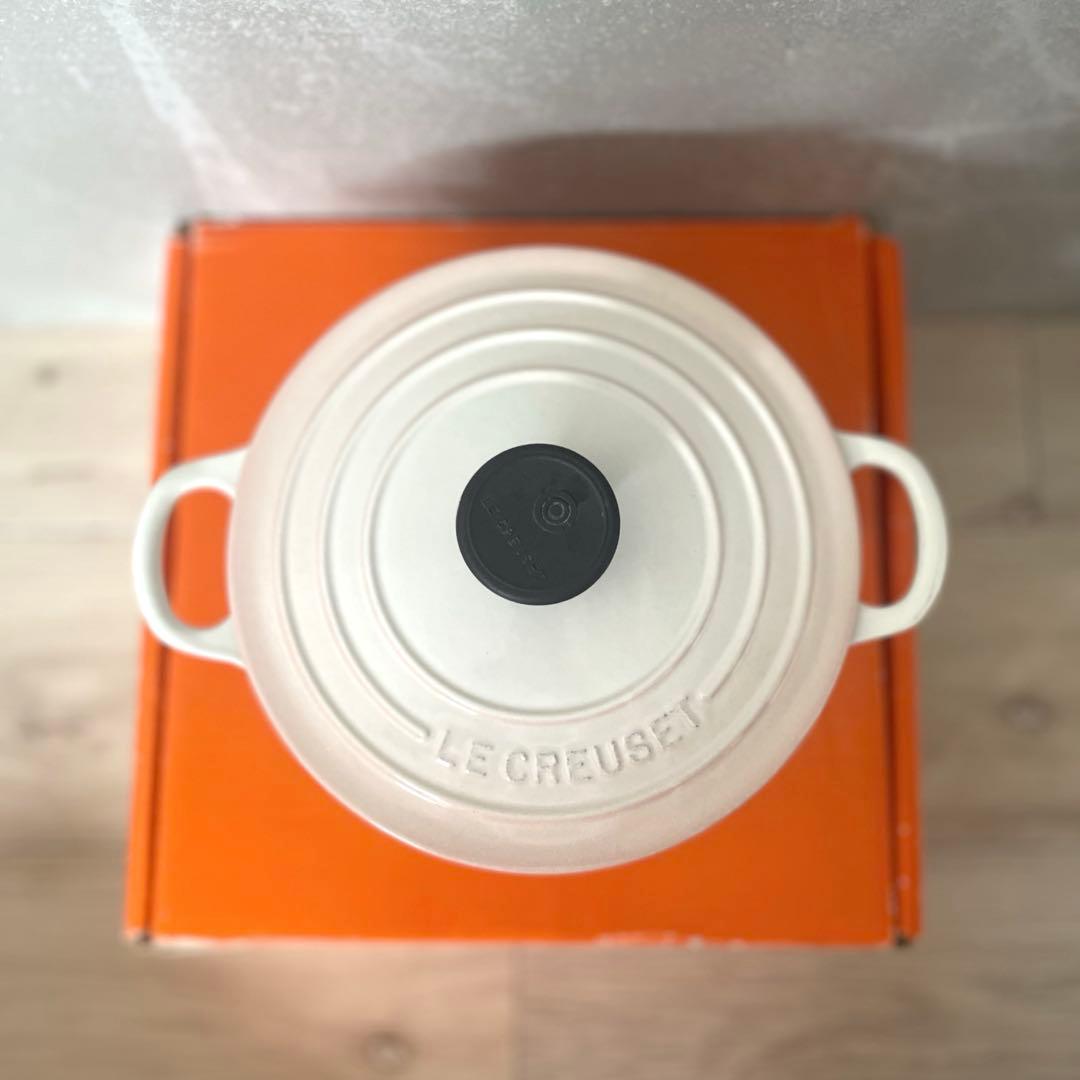 LE CREUSET 鋳鉄 両手鍋 パウダーピンク　デューン　約18cm