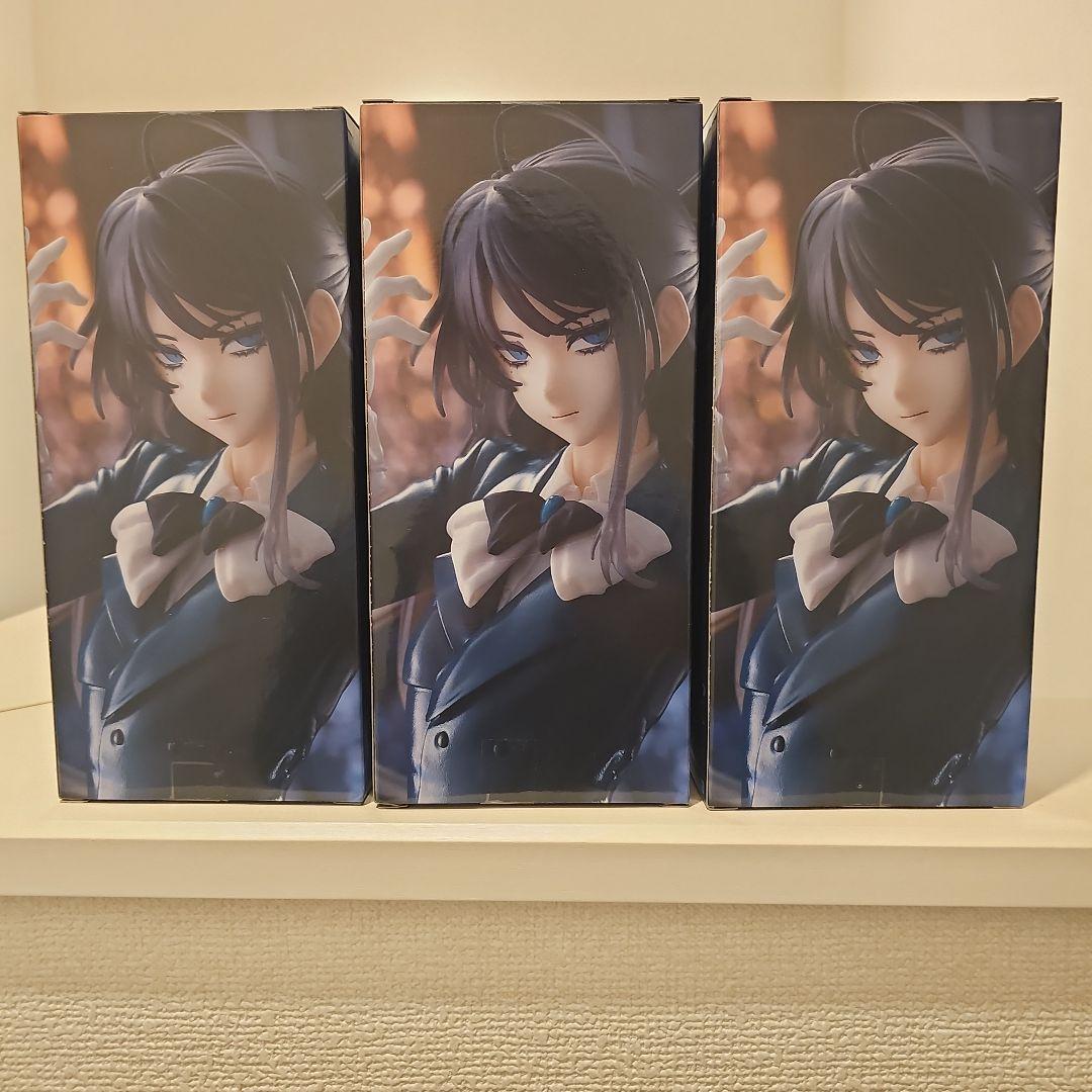 ラウンドワン限定　Ado フィギュア Winter ver. 3体セット