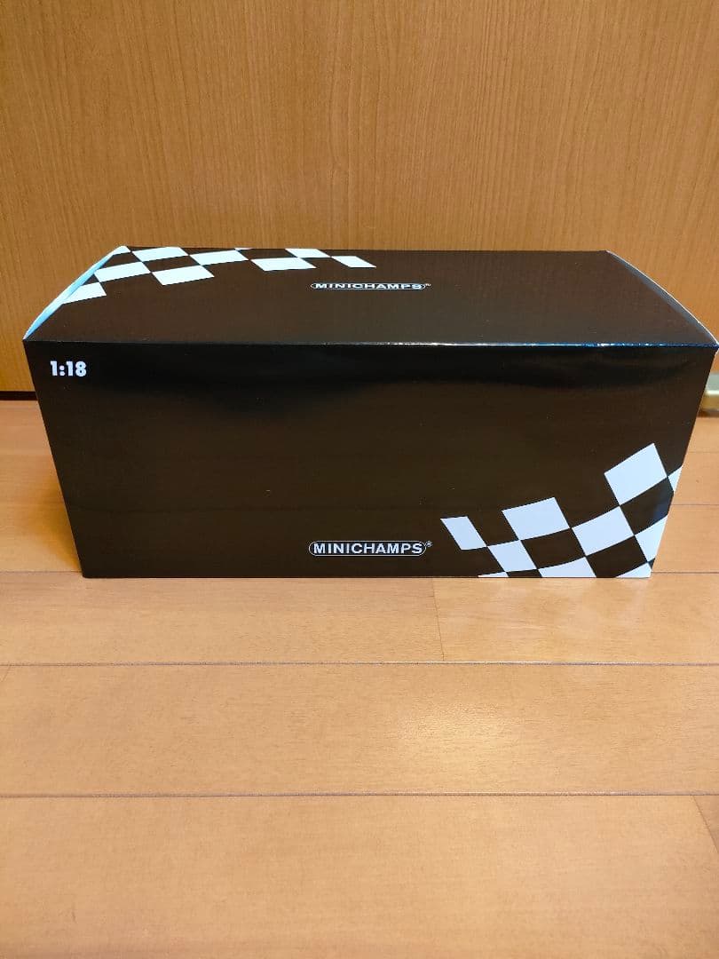 角田裕毅アルファタウリat03ミニチャンプスF1ミニカー1/18