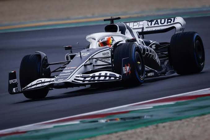 角田裕毅アルファタウリat03ミニチャンプスF1ミニカー1/18