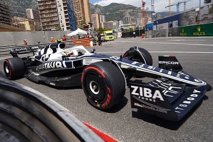 角田裕毅アルファタウリat03ミニチャンプスF1ミニカー1/18