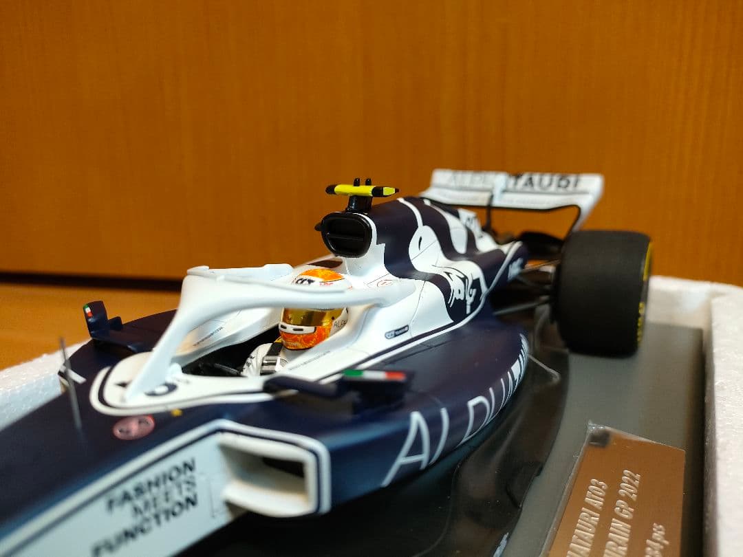 角田裕毅アルファタウリat03ミニチャンプスF1ミニカー1/18