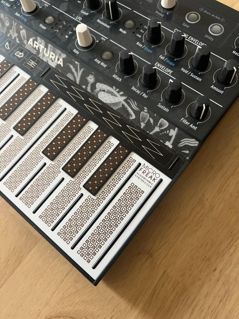 Arturia MicroFreak（アルトリア マイクロフリーク）