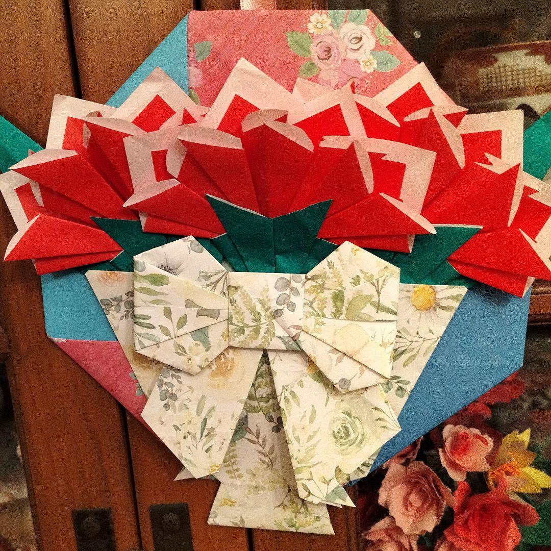 ⚠購入不可　折り紙　赤カーネーションのリース　春壁面　母の日