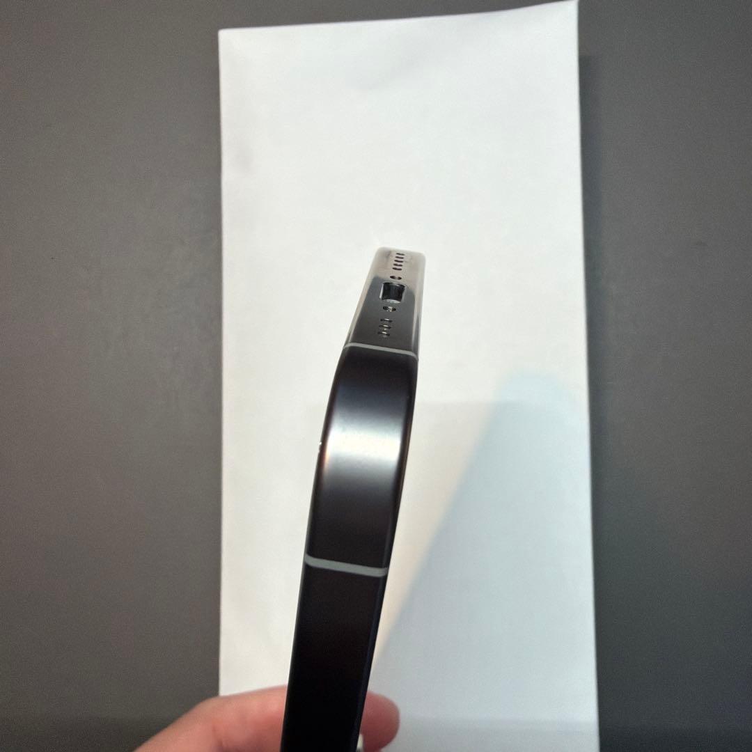 【美品】おまけ付きiPhone 16 Pro 256GB ナチュラルチタニウム