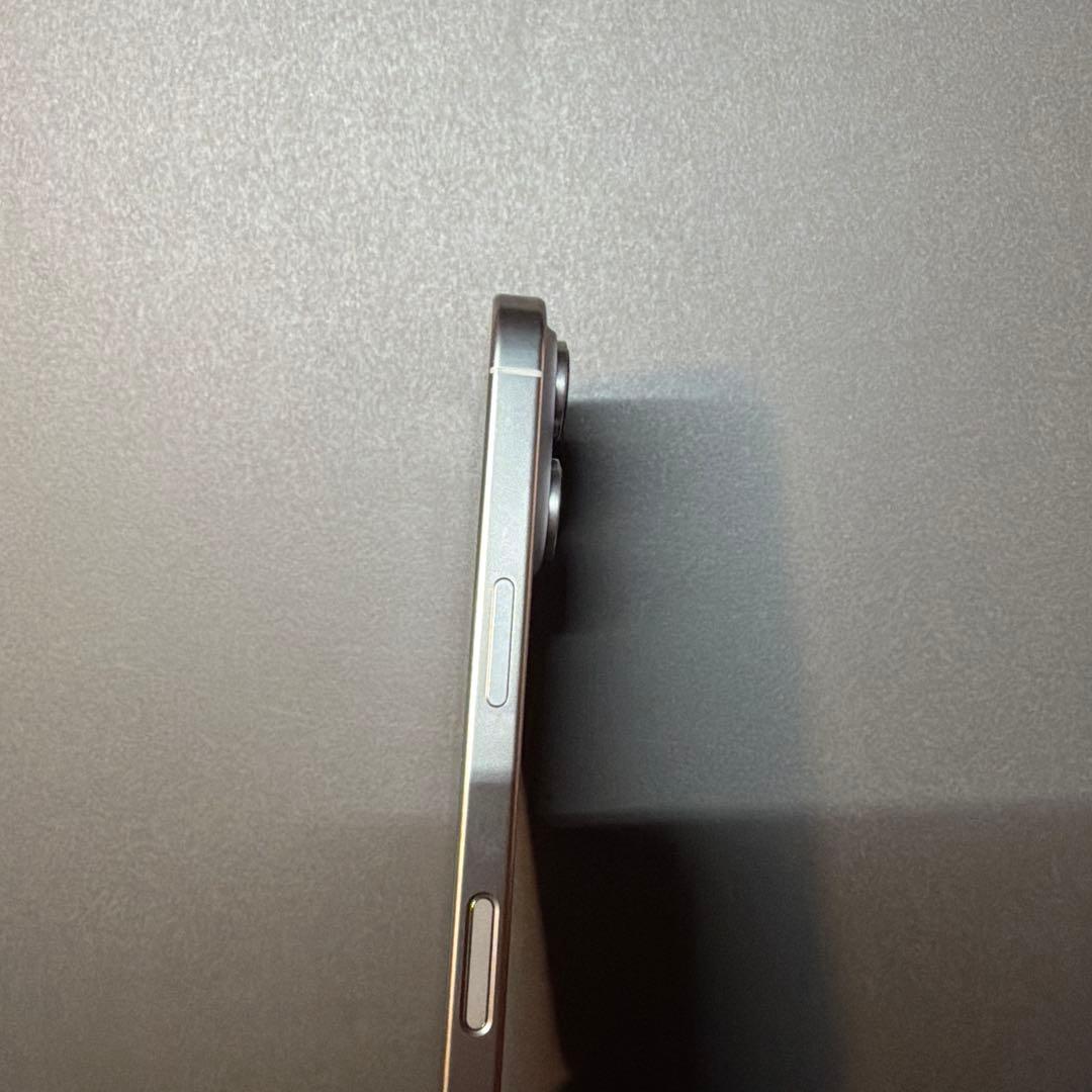 【美品】おまけ付きiPhone 16 Pro 256GB ナチュラルチタニウム